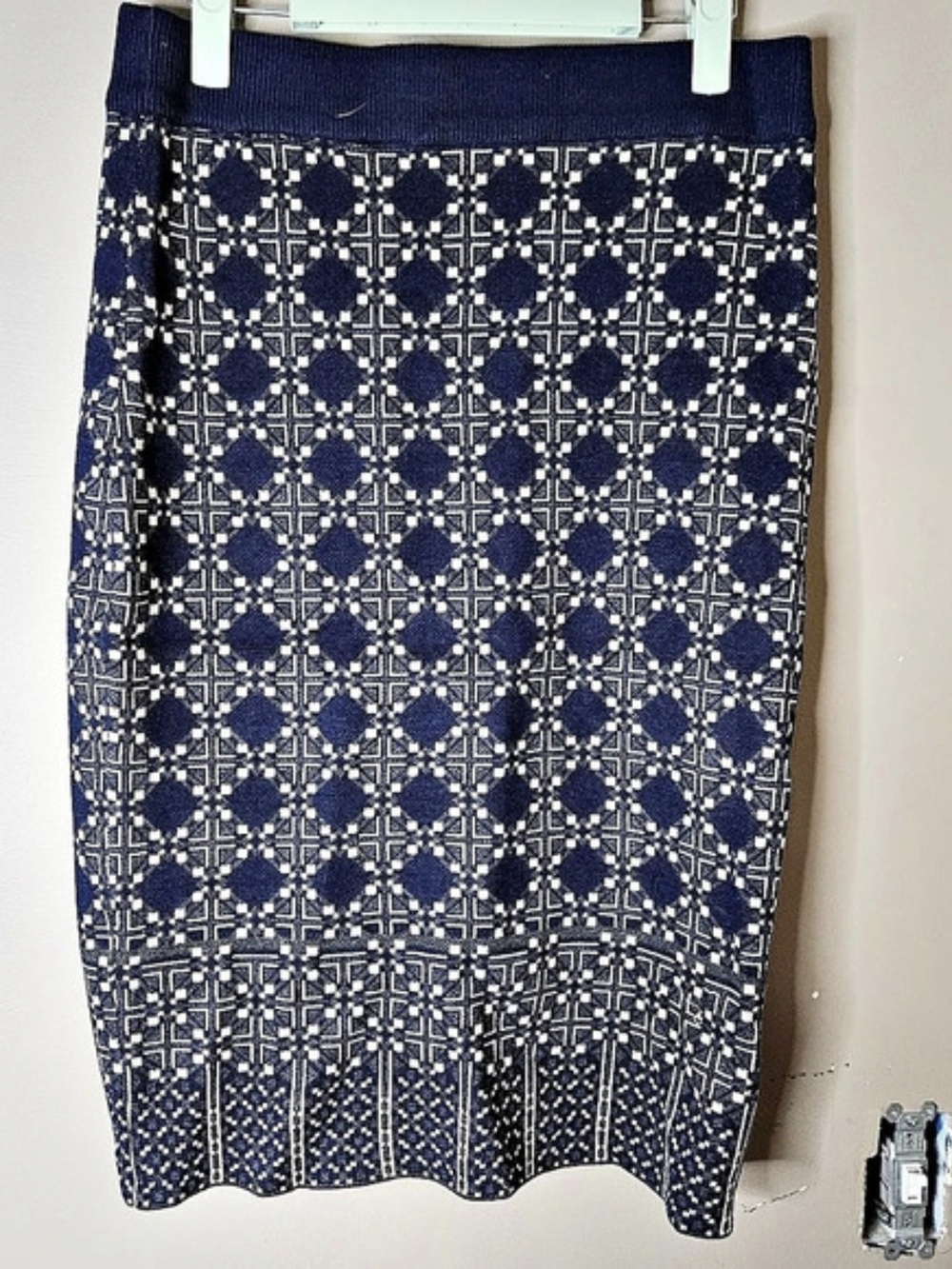 Max Studio Geometric Midi Skirt in Blue & White Size Medium NWT Waist 15.5"